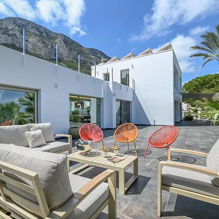 Amantos Villa *